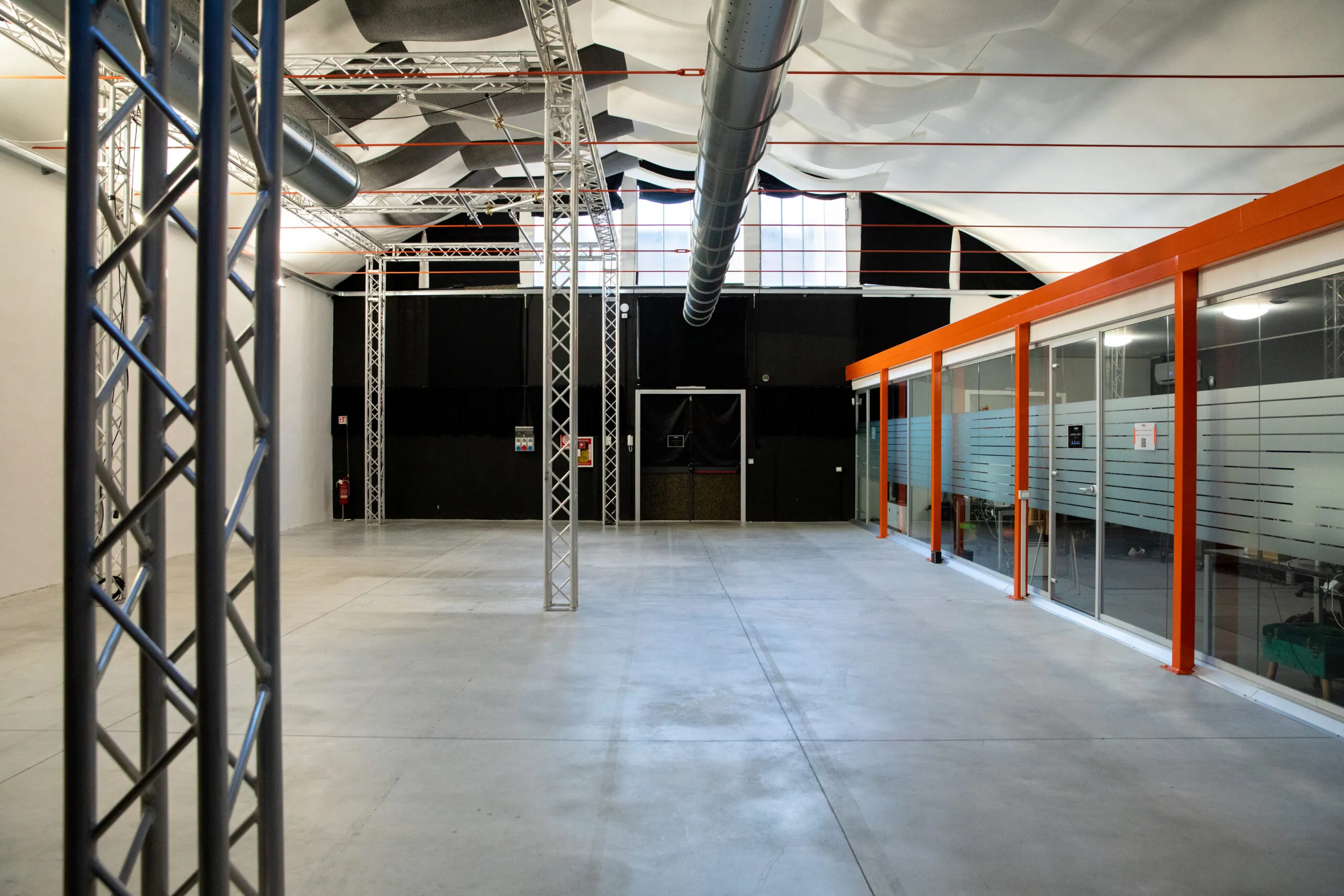 W3ave Studio Gallery