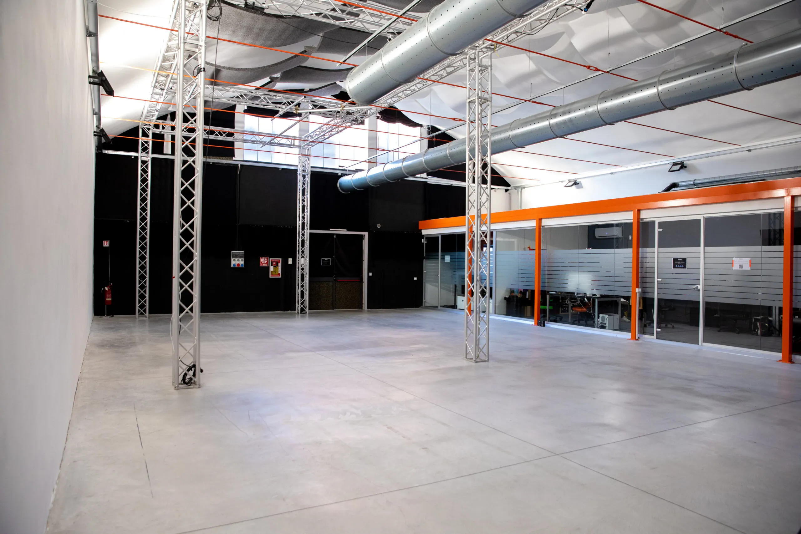 W3ave Studio Gallery