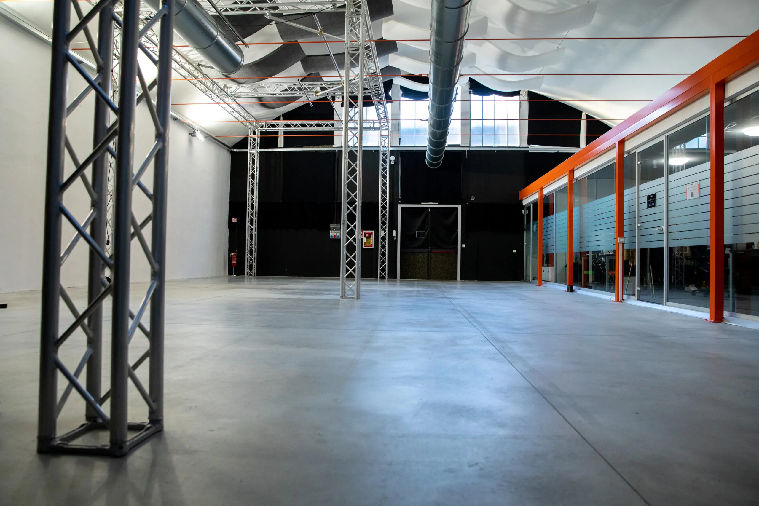 W3ave Studio Gallery